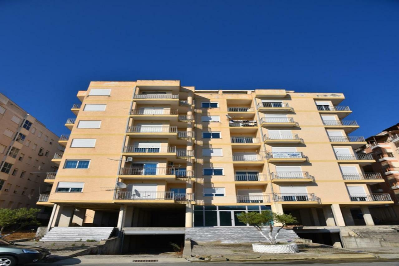 Gzim'S Apartment Durres Exterior photo