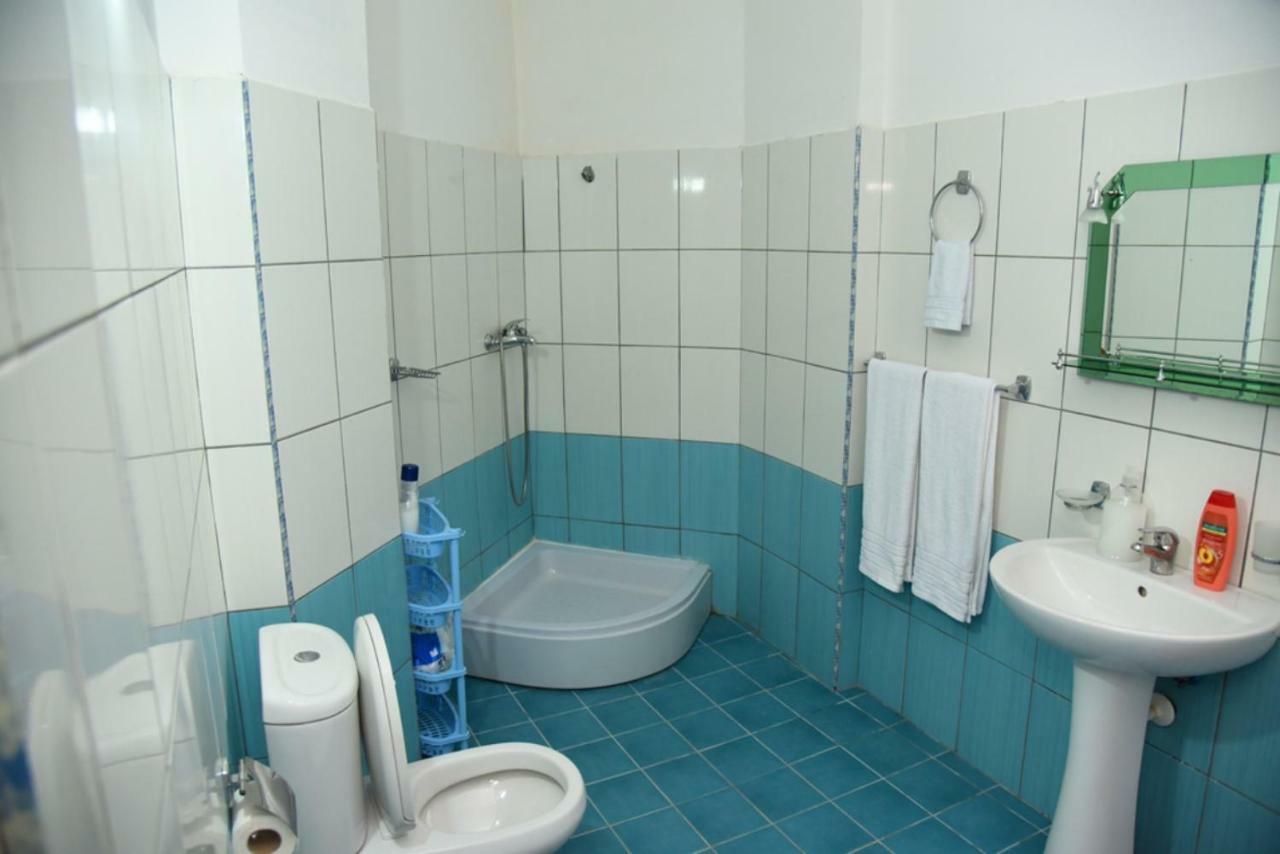 Gzim'S Apartment Durres Exterior photo